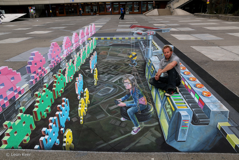 Illustration for article titled 3D Space Invaders Chalk Art